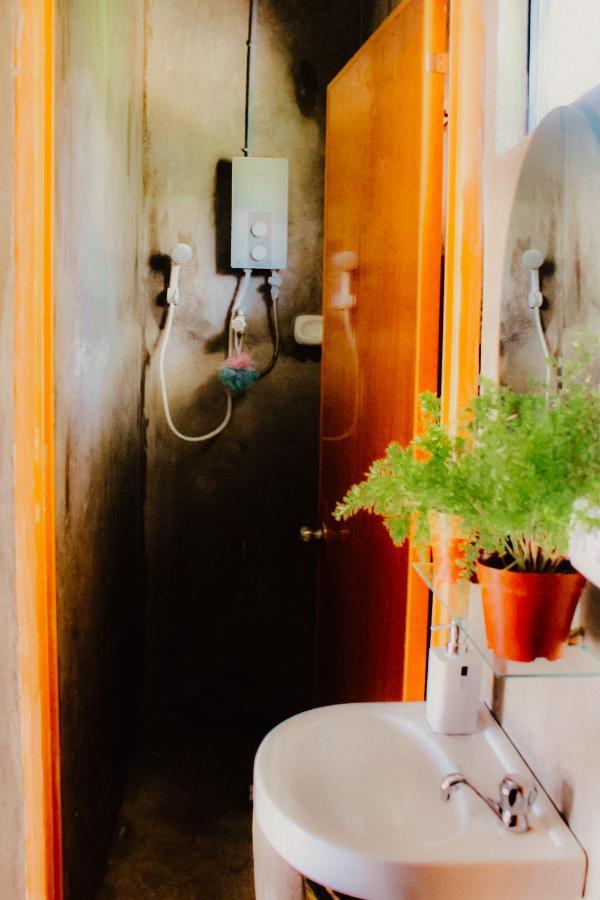 The Hangover Hostel モアルボアル エクステリア 写真