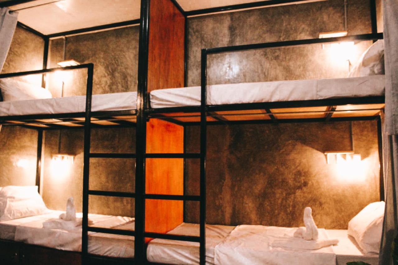 The Hangover Hostel モアルボアル エクステリア 写真